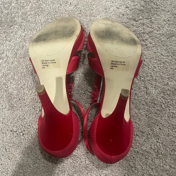 Size 8 red heels - Picture 6 of 6